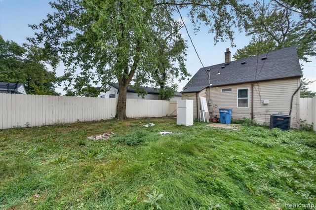 22524 Mac Arthur Boulevard, Warren, MI 48089