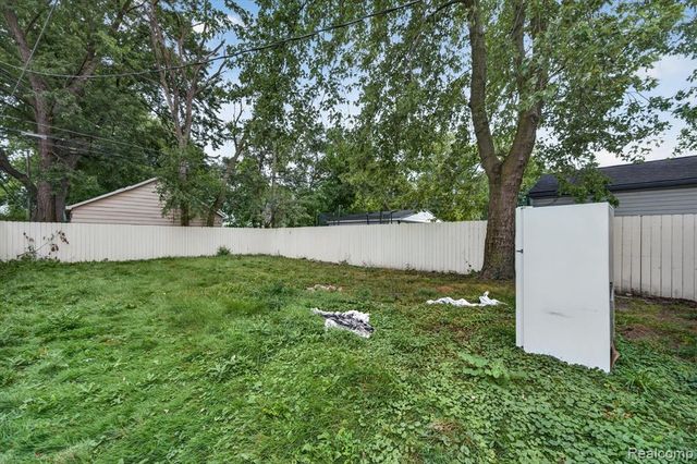 22524 Mac Arthur Boulevard, Warren, MI 48089