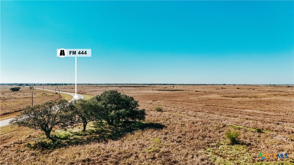 Image 4 of property listing at 5509 FM 444 N, Inez, TX 77968