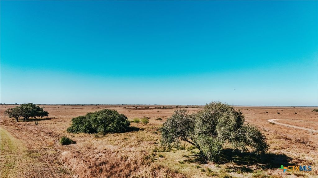 Image 7 of property listing at 5509 FM 444 N, Inez, TX 77968