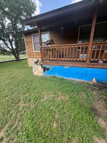 149 LIVE OAK LN, Lakehills, TX 78063