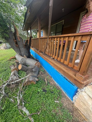 149 LIVE OAK LN, Lakehills, TX 78063