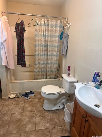 149 LIVE OAK LN, Lakehills, TX 78063