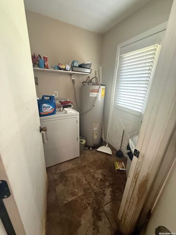 149 LIVE OAK LN, Lakehills, TX 78063
