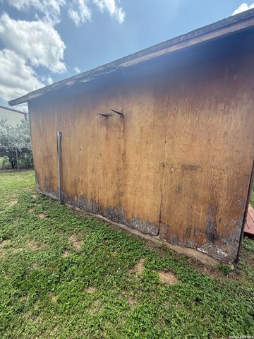 149 LIVE OAK LN, Lakehills, TX 78063