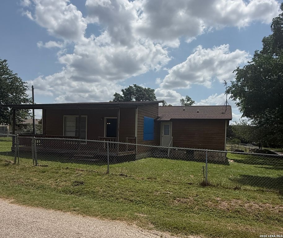 149 LIVE OAK LN, Lakehills, TX 78063