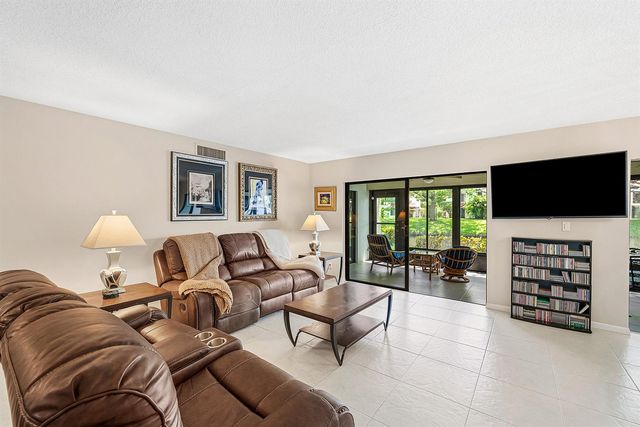 10576 Tropic Palm Avenue 102, Boynton Beach, FL 33437
