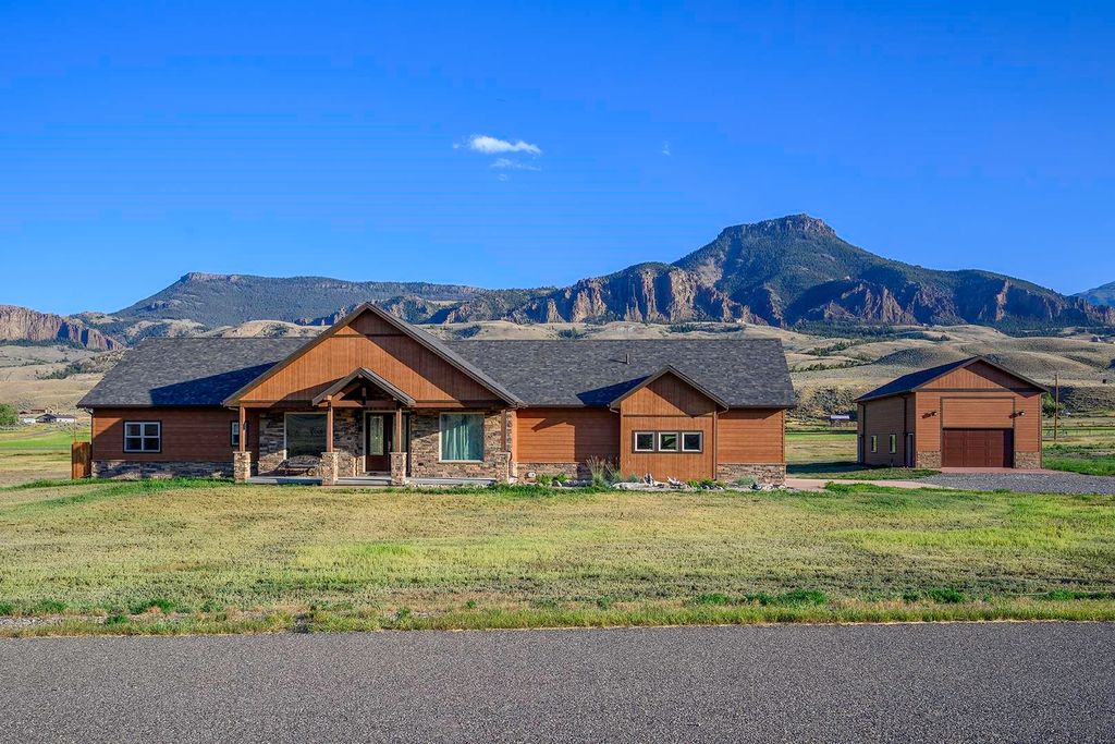 108 Stillwater Dr, Cody, WY 82414