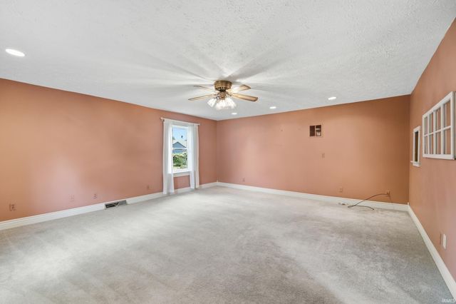 406 W 5th Street, Brookston, IN 47923