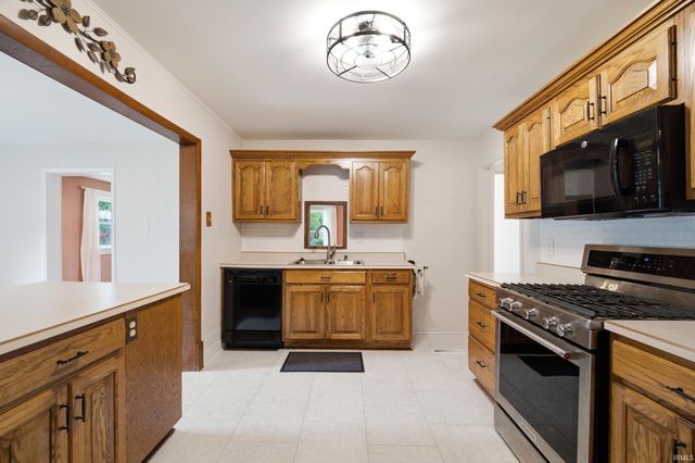 406 W 5th Street, Brookston, IN 47923