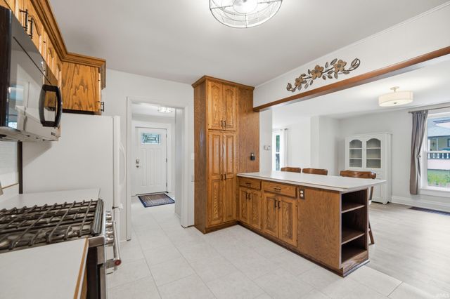 406 W 5th Street, Brookston, IN 47923