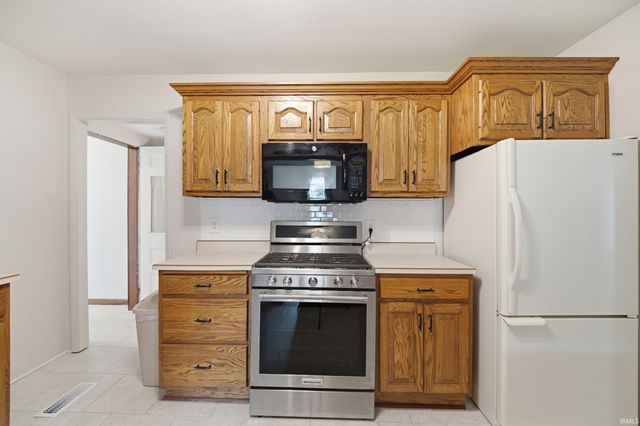 406 W 5th Street, Brookston, IN 47923
