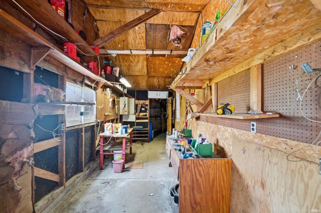 406 W 5th Street, Brookston, IN 47923