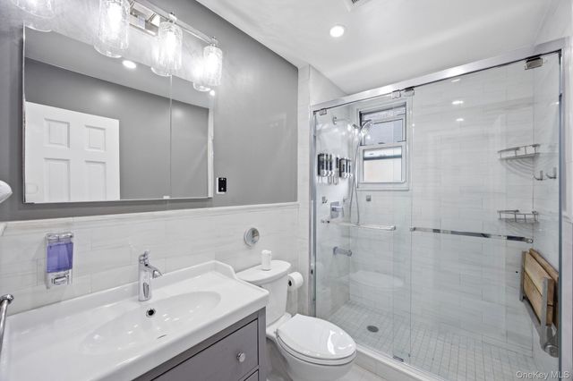 88-38 78th Avenue, Glendale, NY 11385