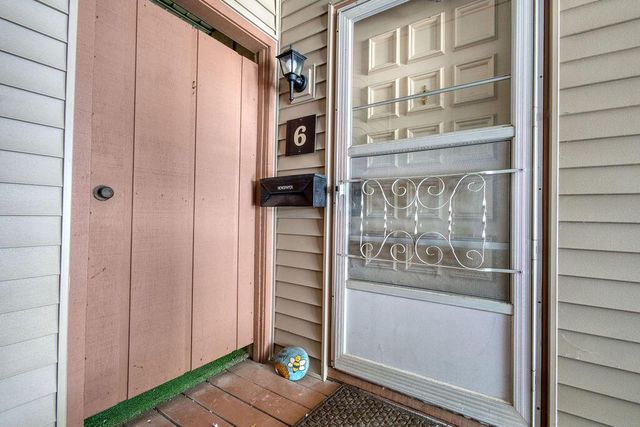 11910 W Mill ROAD #APT 6, Milwaukee, WI 53225