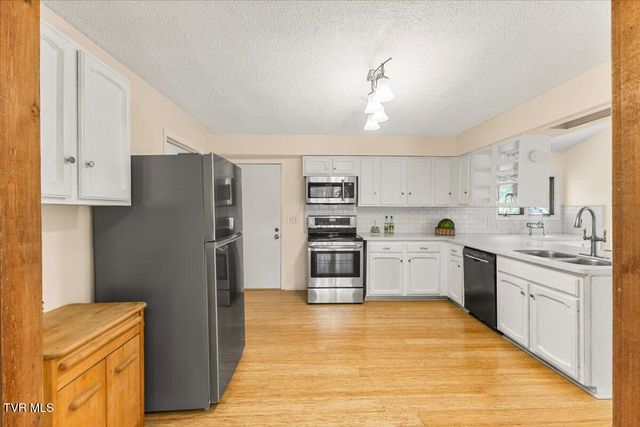 4235 Skyland Lane, Kingsport, TN 37664