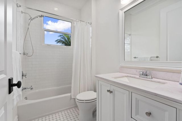 54 S Sewalls Point Road, Sewalls Point, FL 34996