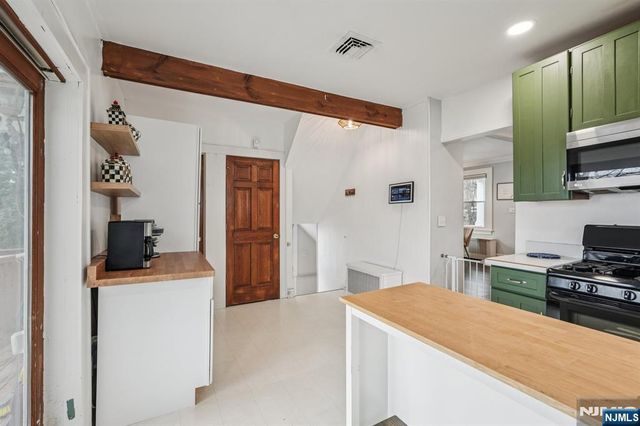 392 Lehigh Street, Wyckoff, NJ 07481