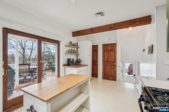 392 Lehigh Street, Wyckoff, NJ 07481