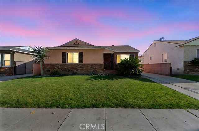 2412 Del Amo, Lakewood, CA 90712