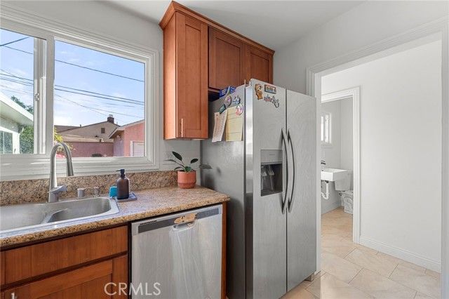 2412 Del Amo, Lakewood, CA 90712