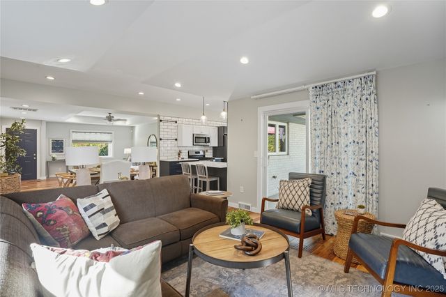 3705 E 51st Place, Tulsa, OK 74135