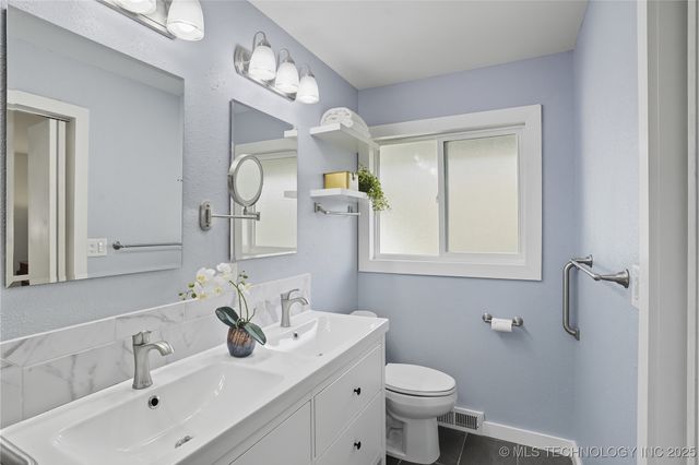 3705 E 51st Place, Tulsa, OK 74135