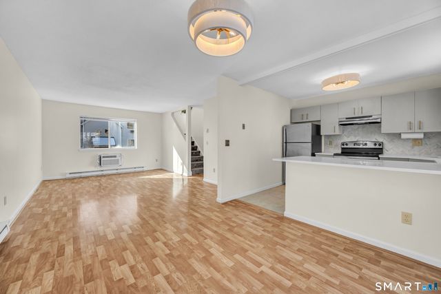 925 Oronoke Road 14F, Waterbury, CT 06708