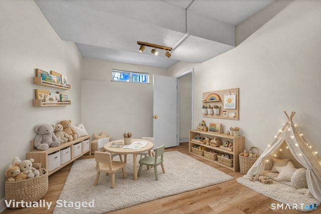 925 Oronoke Road 14F, Waterbury, CT 06708