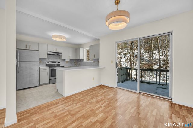 925 Oronoke Road 14F, Waterbury, CT 06708