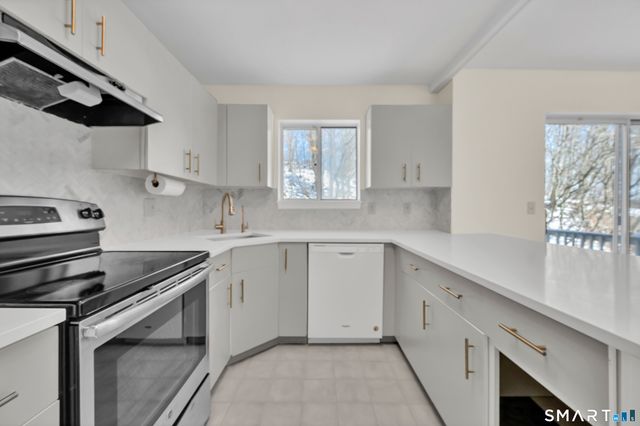 925 Oronoke Road 14F, Waterbury, CT 06708