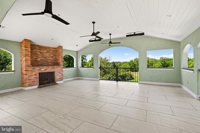 18 PUTTER LANE, Pottstown, PA 19464