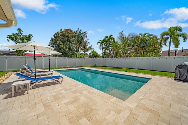 167 Ponce De Leon Street, Royal Palm Beach, FL 33411