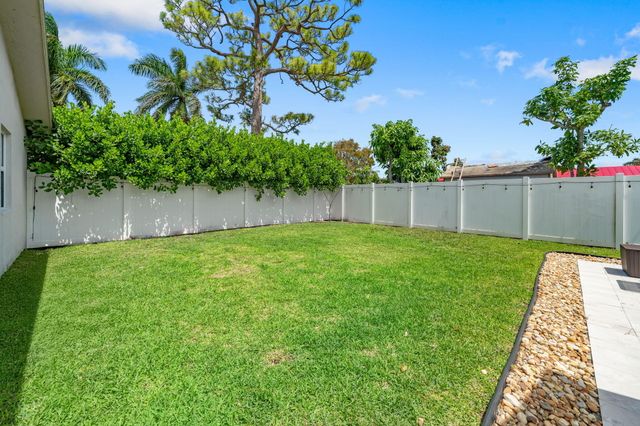 167 Ponce De Leon Street, Royal Palm Beach, FL 33411