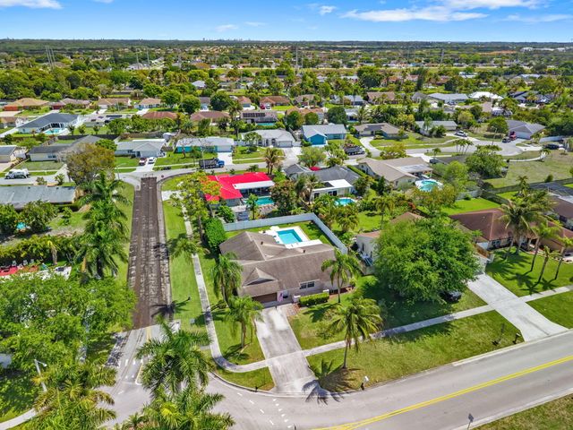 167 Ponce De Leon Street, Royal Palm Beach, FL 33411