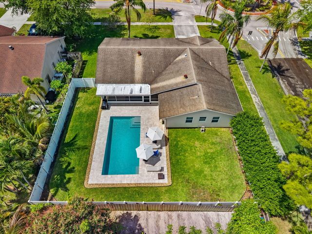 167 Ponce De Leon Street, Royal Palm Beach, FL 33411