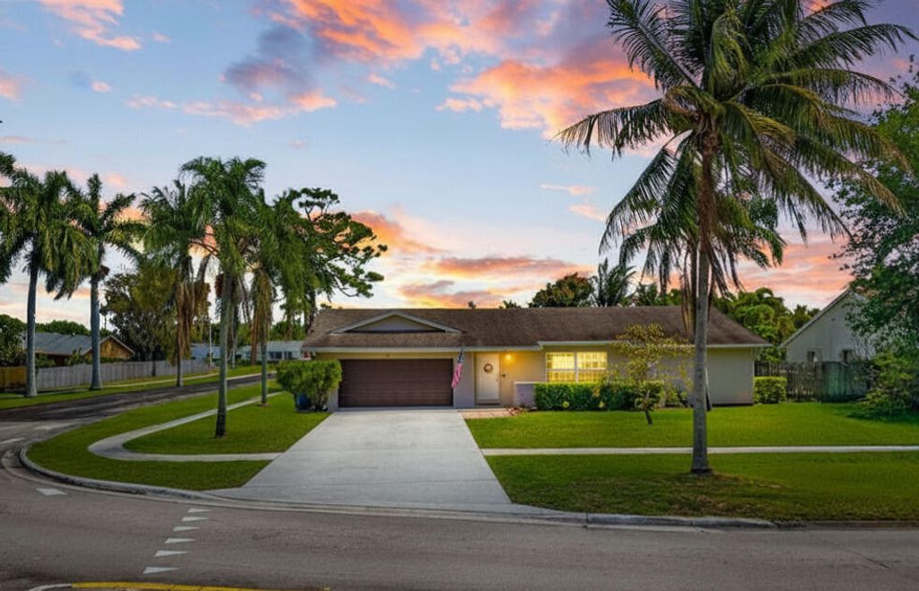 167 Ponce De Leon Street, Royal Palm Beach, FL 33411