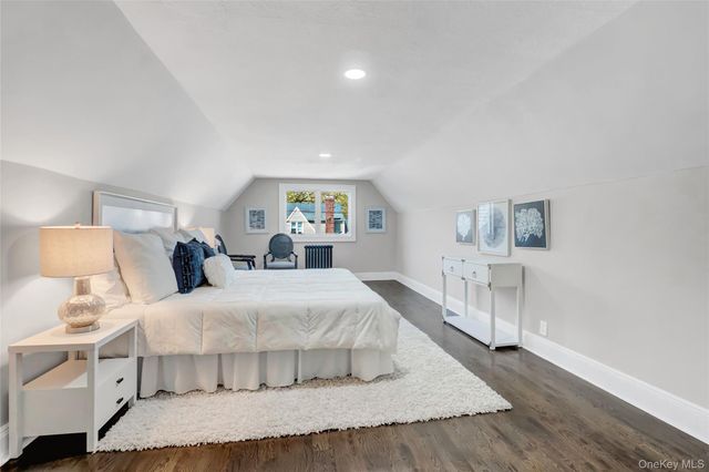 84 Wellington Street, Hempstead, NY 11550