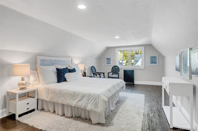 84 Wellington Street, Hempstead, NY 11550