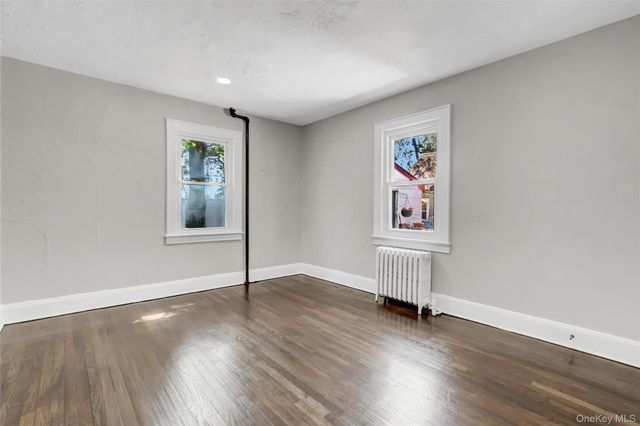 84 Wellington Street, Hempstead, NY 11550