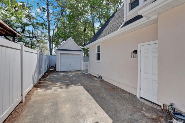 84 Wellington Street, Hempstead, NY 11550