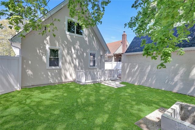 84 Wellington Street, Hempstead, NY 11550