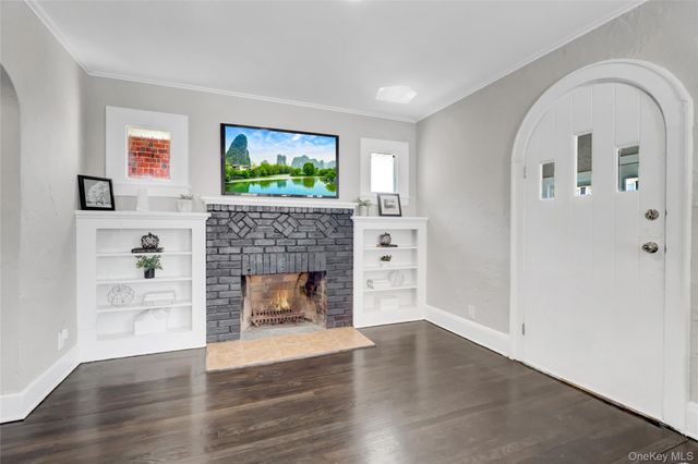 84 Wellington Street, Hempstead, NY 11550