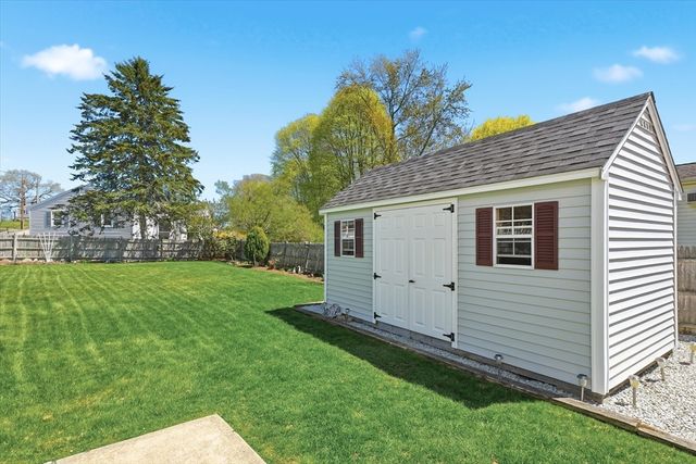 15 Squanto Road, Woburn, MA 01801