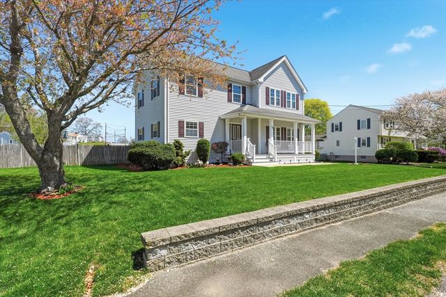 15 Squanto Road, Woburn, MA 01801