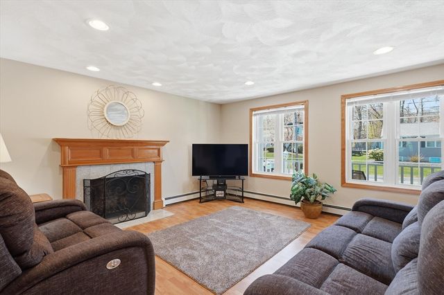 15 Squanto Road, Woburn, MA 01801