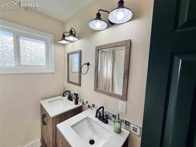 58 Duke Street, Pueblo, CO 81005