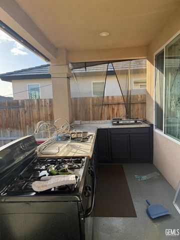 11121 Arundel Way, Bakersfield, CA 93311