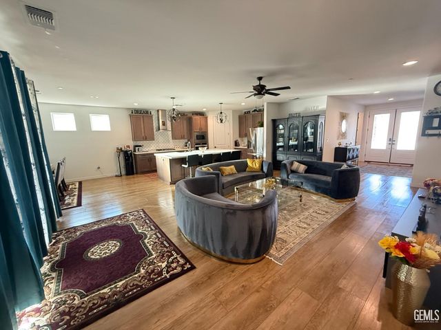 11121 Arundel Way, Bakersfield, CA 93311