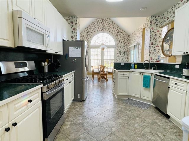 909 Biscayne Way, Suwanee, GA 30024